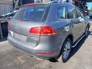 2014 Volkswagen Touareg 7P image 1