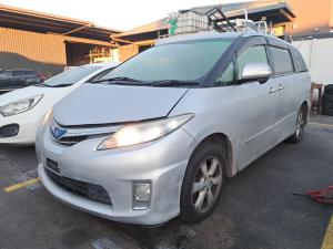 2011 Toyota Estima image 1