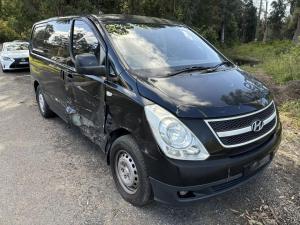 2010 Hyundai image 1