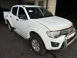2013 Mitsubishi Triton image 1