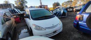 2005 Toyota Estima image 1