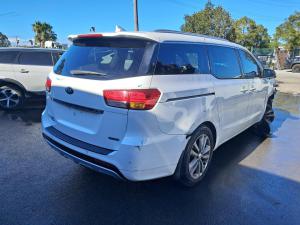 2017 Kia Carnival YP image 1