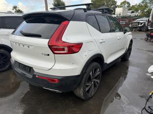 2019 Volvo Xc40 image 1