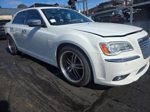 2013 Chrysler 300c image 1