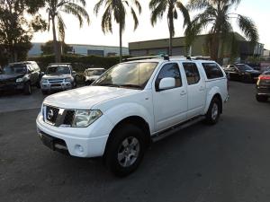 2010 Nissan Navara 4X4 ST image 1