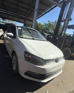 2016 Volkswagen Polo image 1