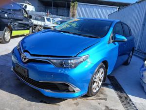 2015 Toyota Corolla ZRE182R image 1