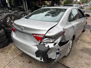 2016 Toyota Camry image 1