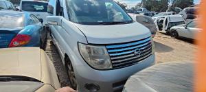 2006 Nissan Elgrand image 1