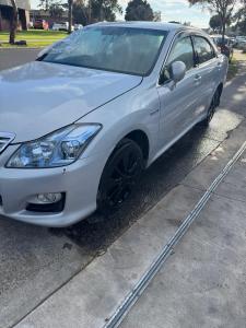 2009 Toyota Crown Hybrid GWS204 image 1