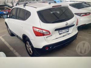2010 Nissan Dualis ST image 1
