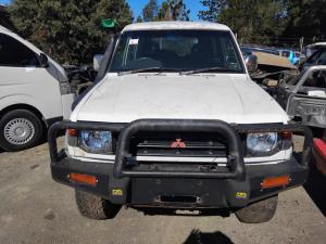1999 Mitsubishi Pajero NL image 1