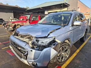 2014 Mitsubishi Outlander ZJ image 1