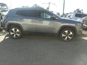 2018 Jeep Compass M6 image 1