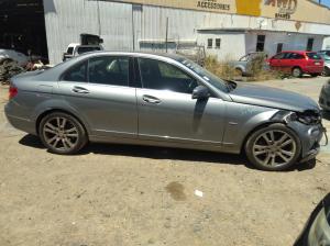 2011 Mercedes Benz C Class W204/S204 image 1