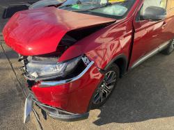 2018 Mitsubishi Outlander image 1