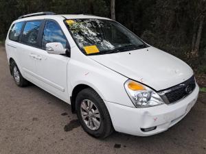 2014 Kia Carnival image 1