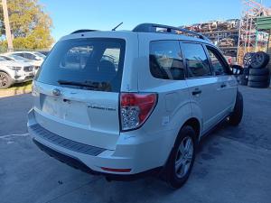 2011 Subaru Forester SH image 1