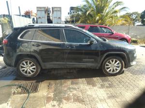 2015 Jeep Cherokee KL image 1