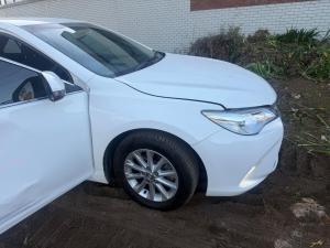 2017 Toyota Camry image 1