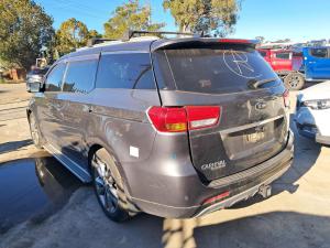 2015 Kia Carnival YP image 1
