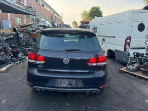 2011 Volkswagen Golf image 1