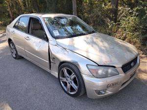 2004 Lexus Is200 image 1