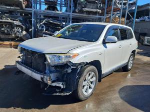 2011 Toyota Kluger GSU40/GSU45 image 1