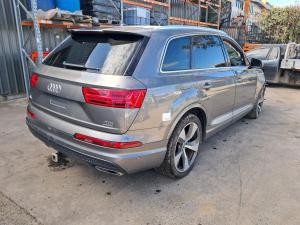 2016 Audi Q7 4M image 1