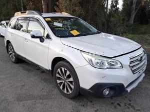 2015 Subaru Outback image 1