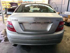 2010 Mercedes Benz C Class W204/S204 image 1