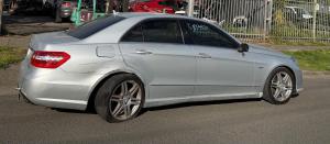 2010 Mercedes Benz E250 image 1