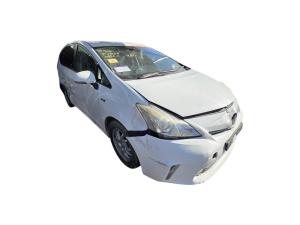 2012 Toyota Prius ZVW40R WAGON image 1