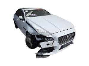 2015 Jaguar Xf X260 image 1