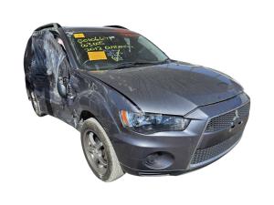 2011 Mitsubishi Outlander ZH LS image 1