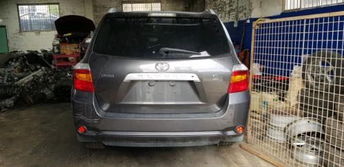 toyota Kluger GRANDE Feb 2009 Parts & Wrecking