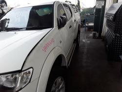 2013 Mitsubishi Triton image 2
