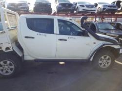 2012 Mitsubishi Triton image 2