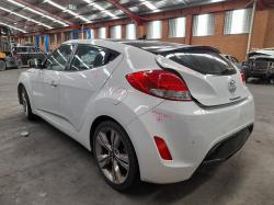 2013 Hyundai Veloster G4FD (NON-TURBO) -M- (6 SPEED) image 2