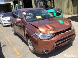 2013 Mitsubishi Outlander ZJ image 2