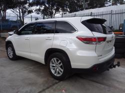 2015 Toyota Kluger 4X4 GX image 2
