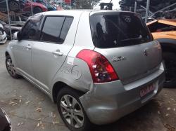 2010 Suzuki Swift image 2