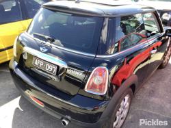 2010 Mini Cooper image 2