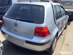 2001 Volkswagen Golf image 2