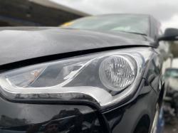 2012 Hyundai Veloster image 2