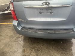 2011 Kia Carnival image 2