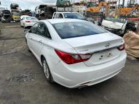 2010 Hyundai I45 image 2
