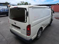Toyota Hiace image 2