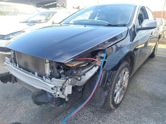 volvo S60 May 2011 LEFT GUARD 