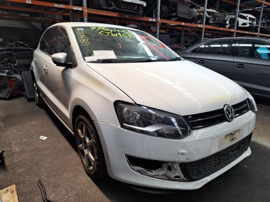 volkswagen Oct 2012 AIR CLEANER/BOX 
